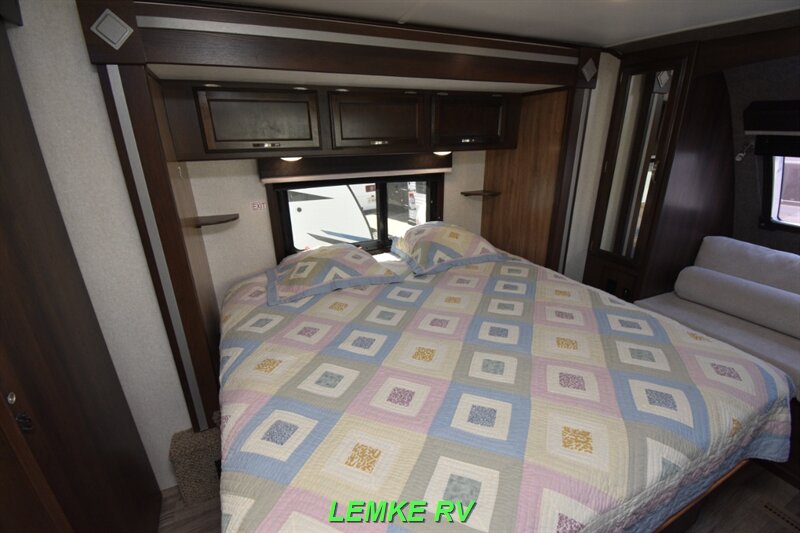 2019 Jayco White Hawk 32KBS   - Photo 19 - Rocklin, CA 95677