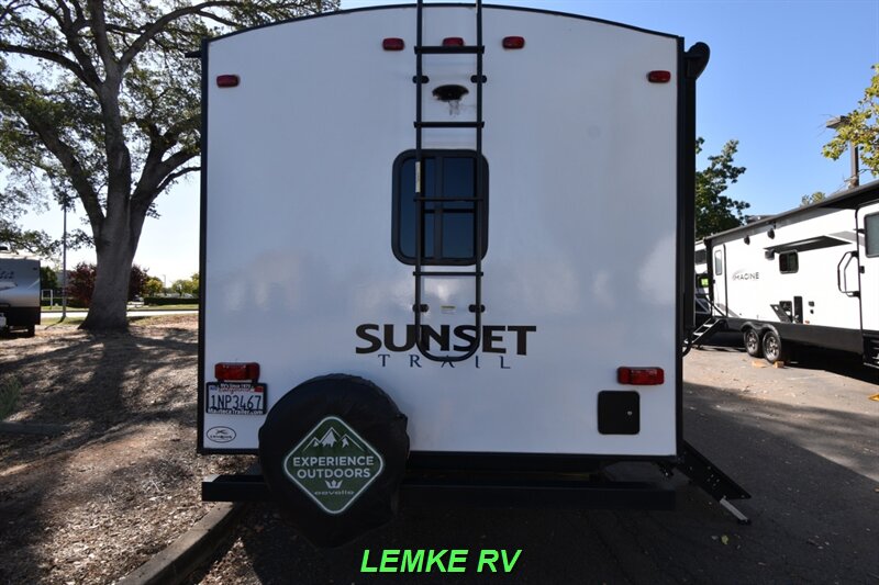 2021 CrossRoads RV Sunset Trail Super Lite 212RB   - Photo 8 - Rocklin, CA 95677