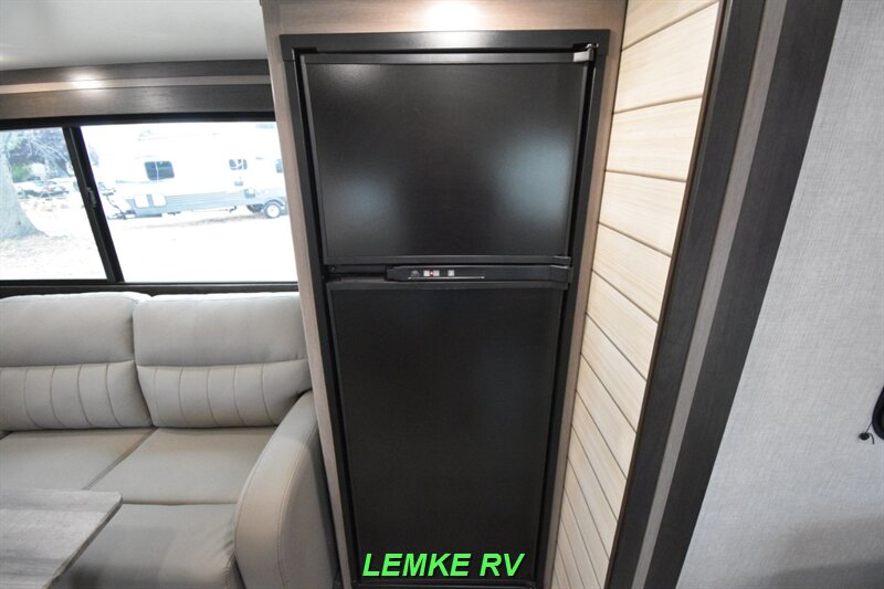 2021 CrossRoads RV Sunset Trail Super Lite 212RB   - Photo 14 - Rocklin, CA 95677