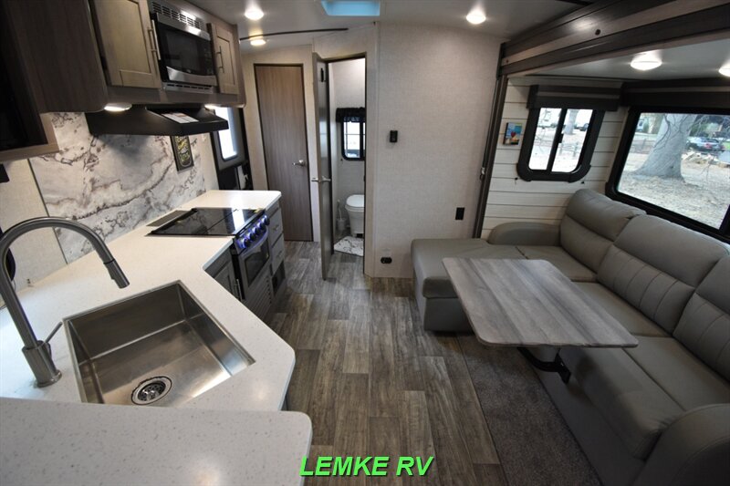2021 CrossRoads RV Sunset Trail Super Lite 212RB   - Photo 2 - Rocklin, CA 95677