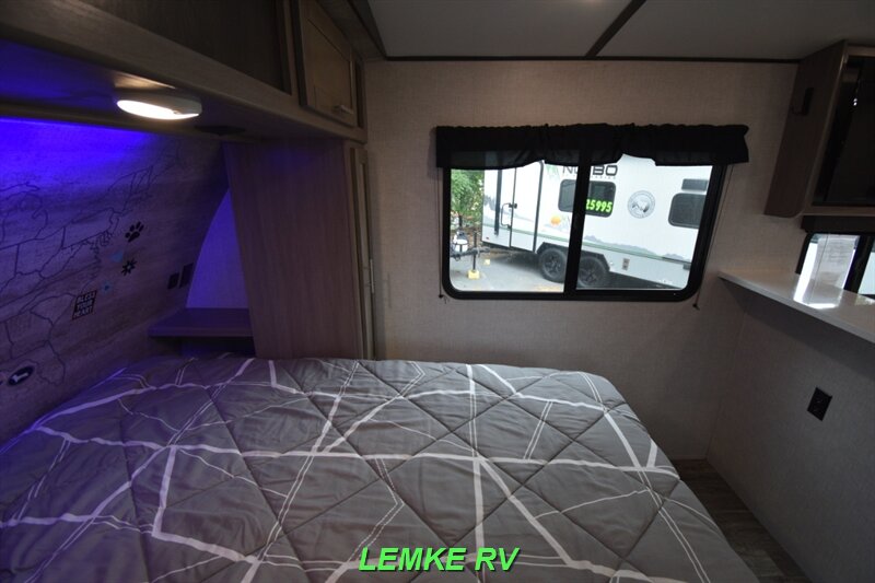 2021 CrossRoads RV Sunset Trail Super Lite 212RB   - Photo 20 - Rocklin, CA 95677