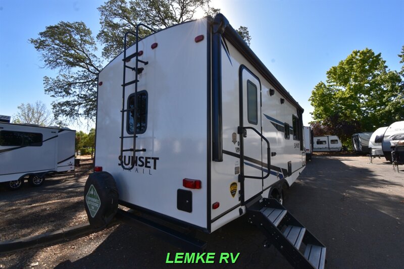 2021 CrossRoads RV Sunset Trail Super Lite 212RB   - Photo 9 - Rocklin, CA 95677