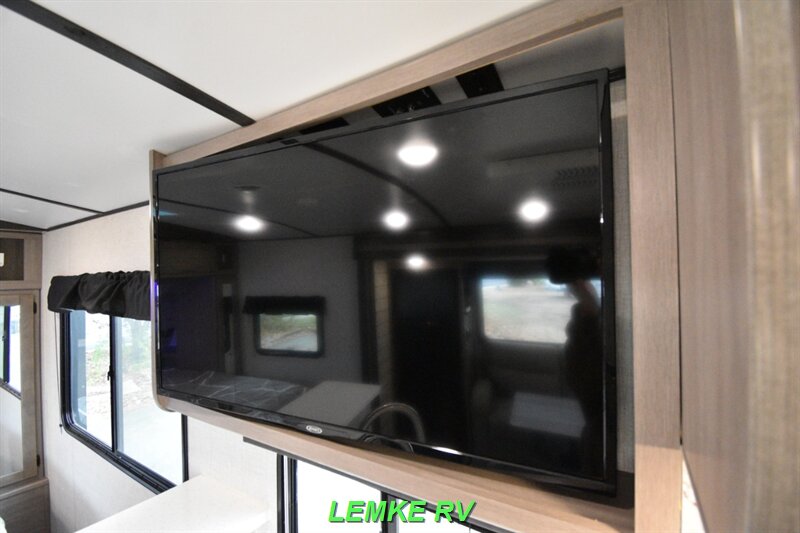 2021 CrossRoads RV Sunset Trail Super Lite 212RB   - Photo 24 - Rocklin, CA 95677
