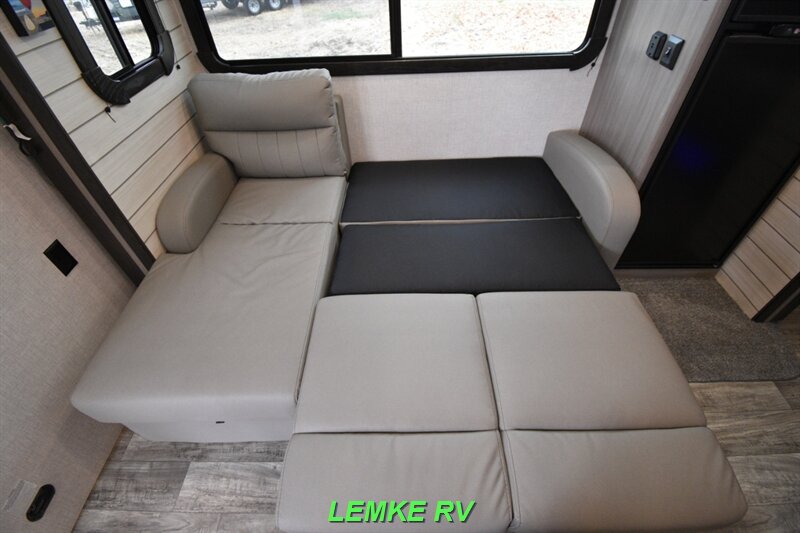2021 CrossRoads RV Sunset Trail Super Lite 212RB   - Photo 22 - Rocklin, CA 95677