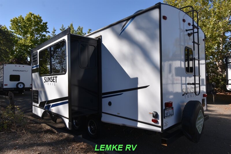 2021 CrossRoads RV Sunset Trail Super Lite 212RB   - Photo 7 - Rocklin, CA 95677