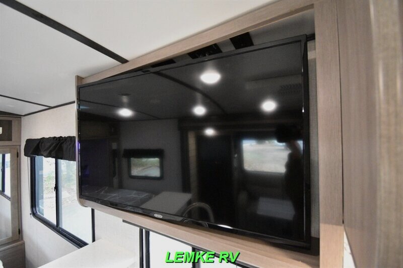 2021 Crossroads RV Sunset Trail Super Lite SS212RB   - Photo 23 - Rocklin, CA 95677