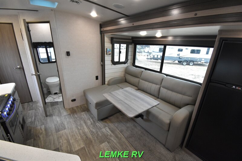 2021 CrossRoads RV Sunset Trail Super Lite 212RB   - Photo 13 - Rocklin, CA 95677