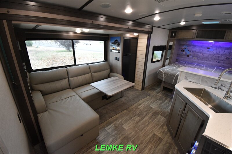 2021 CrossRoads RV Sunset Trail Super Lite 212RB   - Photo 10 - Rocklin, CA 95677