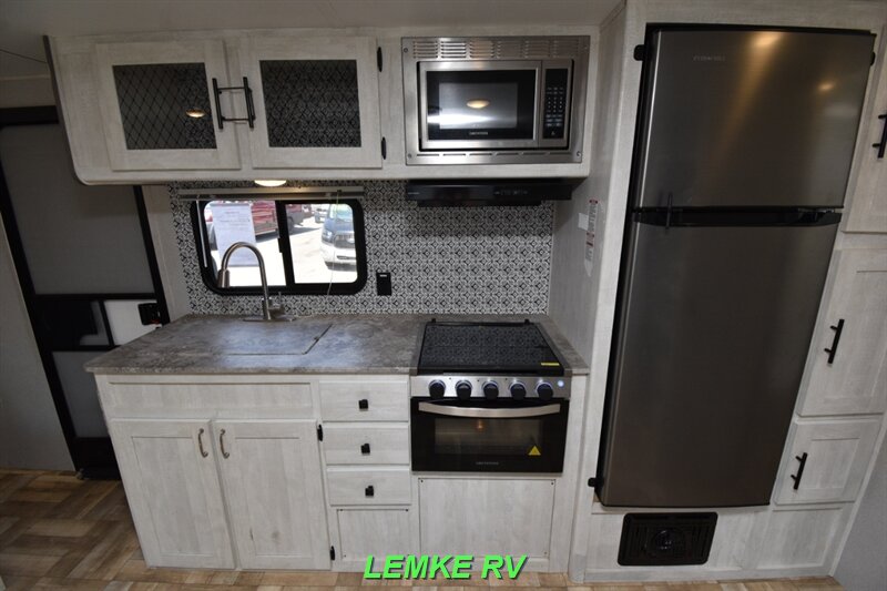 2022 Forest River Shasta 25RB   - Photo 15 - Rocklin, CA 95677