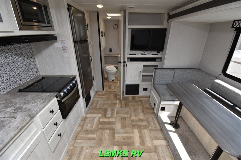 2022 Forest River Shasta 25RB   - Photo 2 - Rocklin, CA 95677