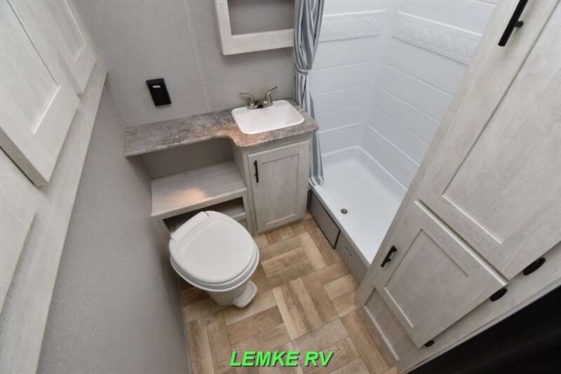 2022 Forest River Shasta 25RB   - Photo 20 - Rocklin, CA 95677