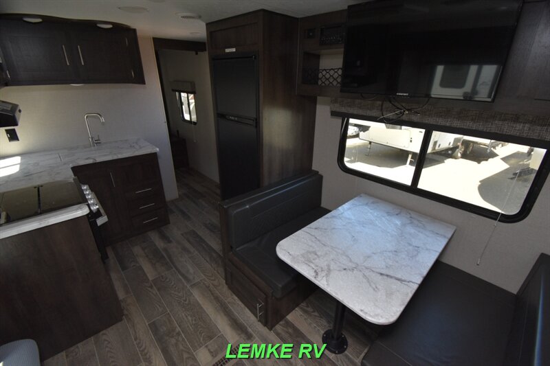 2020 K-Z RV Sportsmen LE 261BHKLE   - Photo 14 - Rocklin, CA 95677