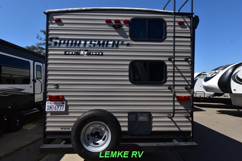 2020 K-Z RV Sportsmen LE 261BHKLE   - Photo 8 - Rocklin, CA 95677