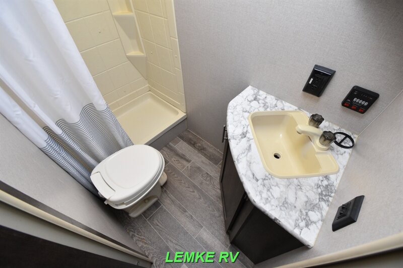 2020 K-Z RV Sportsmen LE 261BHKLE   - Photo 24 - Rocklin, CA 95677