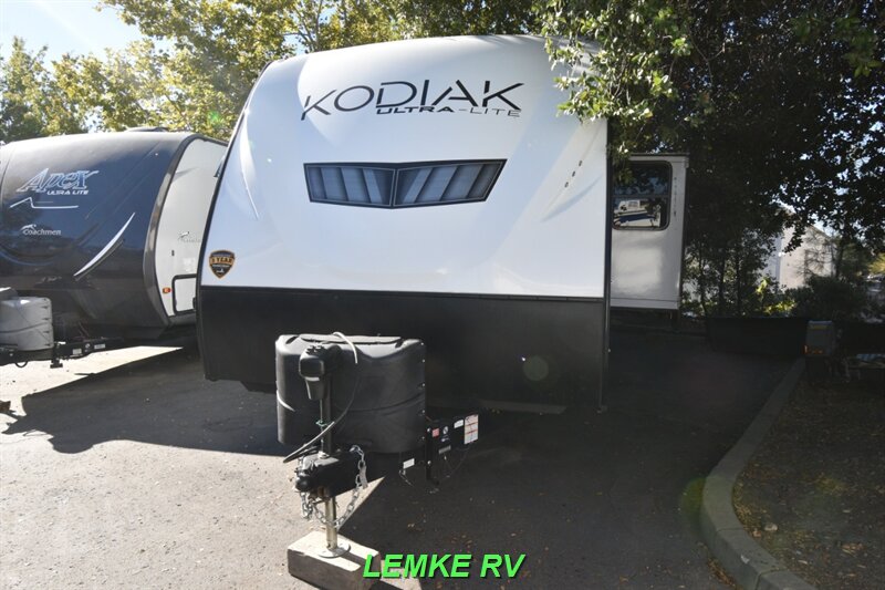 2022 Dutchmen Kodiak Ultra-Lite 296BHSL   - Photo 6 - Rocklin, CA 95677