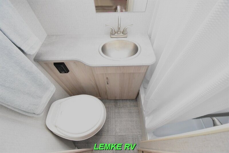 2022 Winnebago Hike H172BH   - Photo 20 - Rocklin, CA 95677