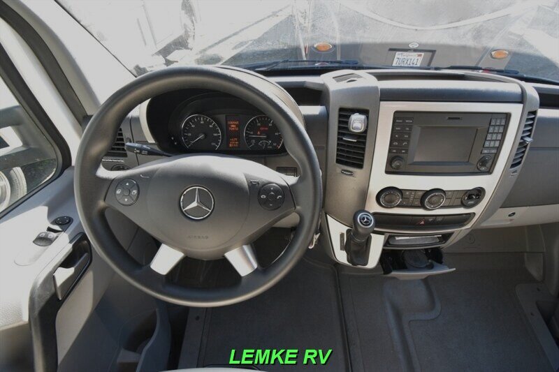 2015 Leisure Travel Unity U24MB   - Photo 23 - Rocklin, CA 95677