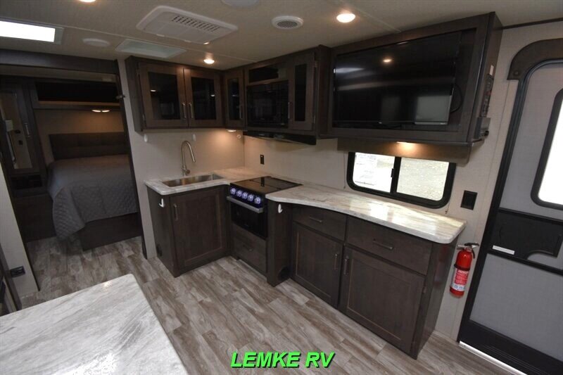 2021 Grand Design Transcend Xplor 221RB   - Photo 16 - Rocklin, CA 95677