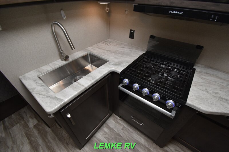 2021 Grand Design Transcend Xplor 221RB   - Photo 14 - Rocklin, CA 95677