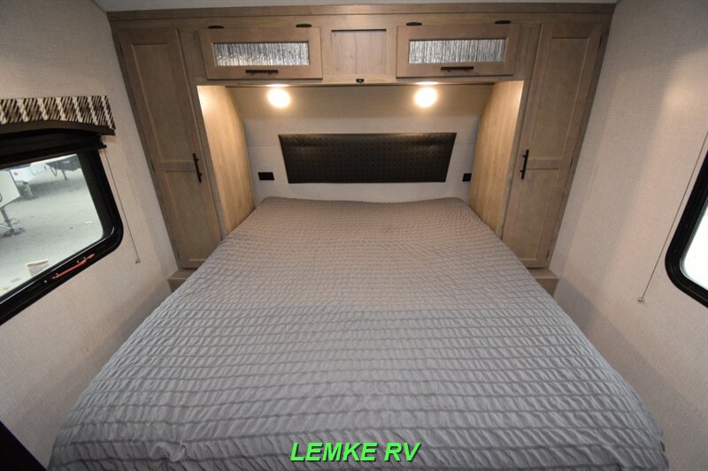 2021 Venture RV Sonic 220VRB   - Photo 16 - Rocklin, CA 95677