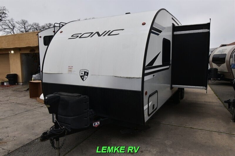 2021 Venture RV Sonic 220VRB   - Photo 6 - Rocklin, CA 95677