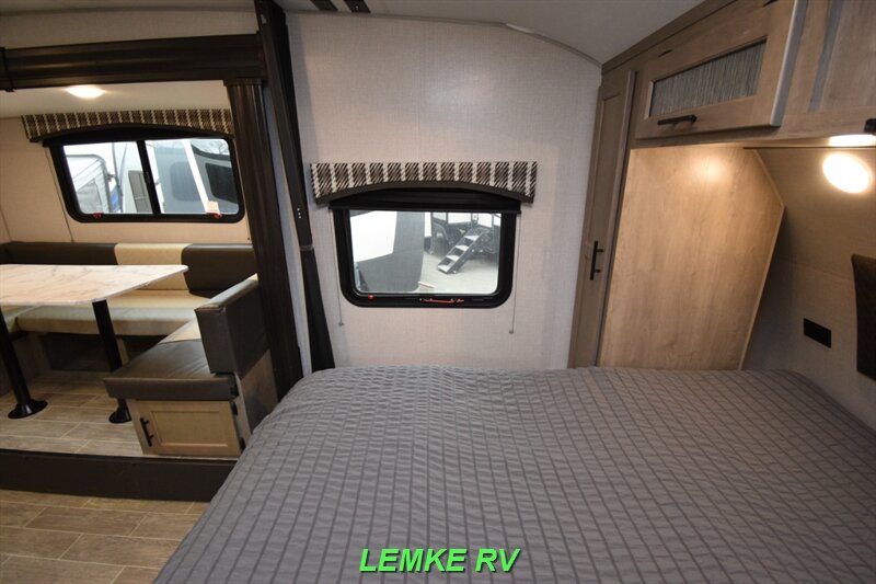 2021 Venture RV Sonic 220VRB   - Photo 17 - Rocklin, CA 95677