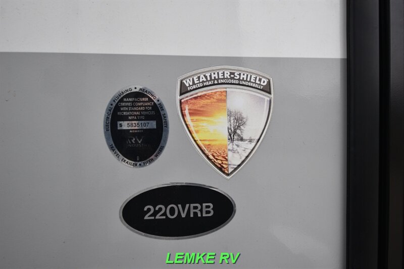 2021 Venture RV Sonic 220VRB   - Photo 9 - Rocklin, CA 95677