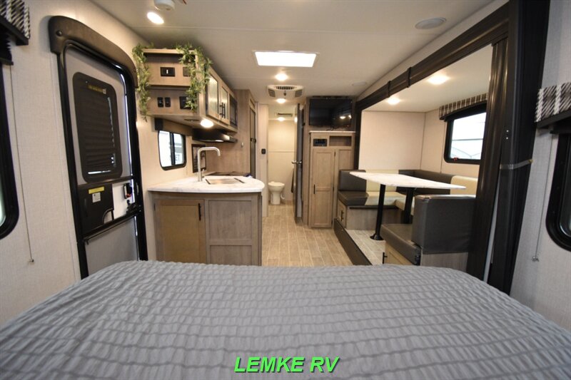 2021 Venture RV Sonic 220VRB   - Photo 18 - Rocklin, CA 95677