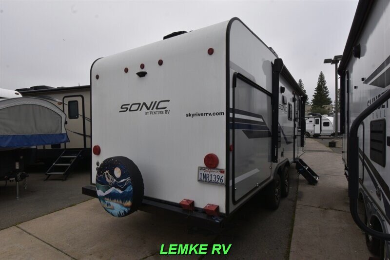 2021 Venture RV Sonic 220VRB   - Photo 8 - Rocklin, CA 95677