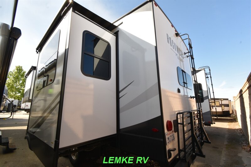 2024 Forest River Rockwood Signature 281RK   - Photo 7 - Rocklin, CA 95677