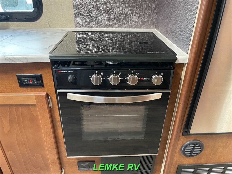 2021 Lance 1985   - Photo 21 - Rocklin, CA 95677