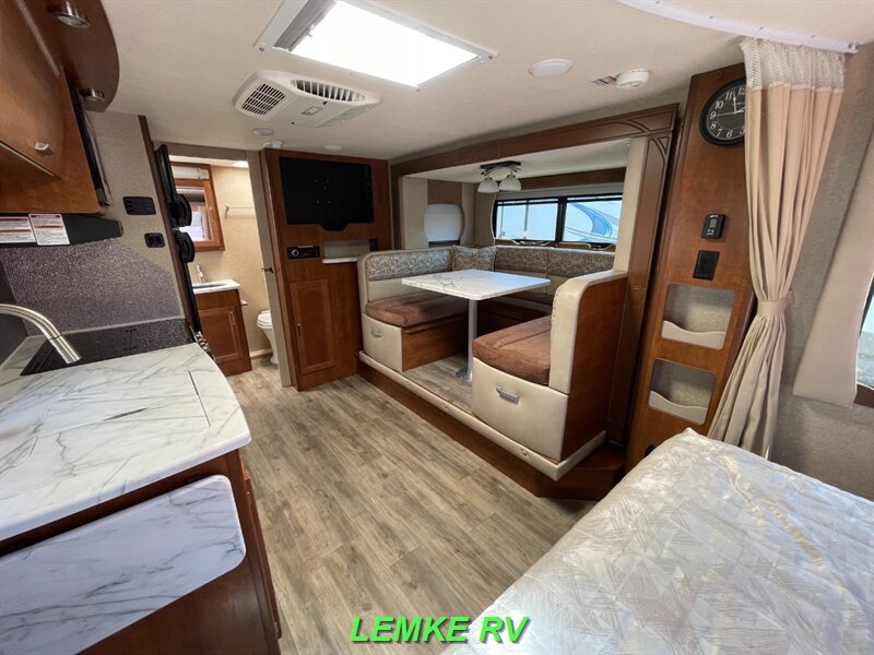 2021 Lance 1985   - Photo 12 - Rocklin, CA 95677