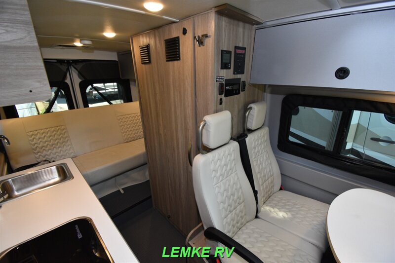 2024 Winnebago Solis 59P   - Photo 11 - Rocklin, CA 95677