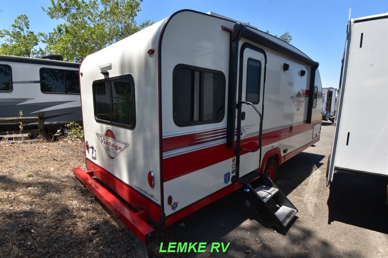 2026 Gulf Stream Vintage Cruiser 19ERD   - Photo 9 - Rocklin, CA 95677