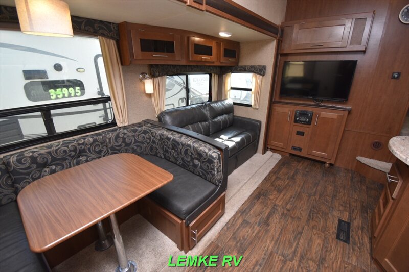 2017 Forest River Wildcat Maxx F312BHX   - Photo 12 - Rocklin, CA 95677