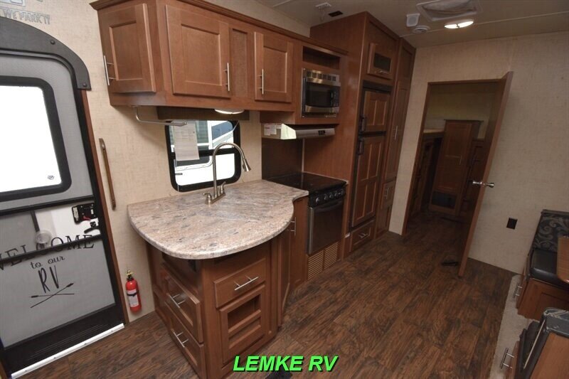 2017 Forest River Wildcat Maxx F312BHX   - Photo 11 - Rocklin, CA 95677