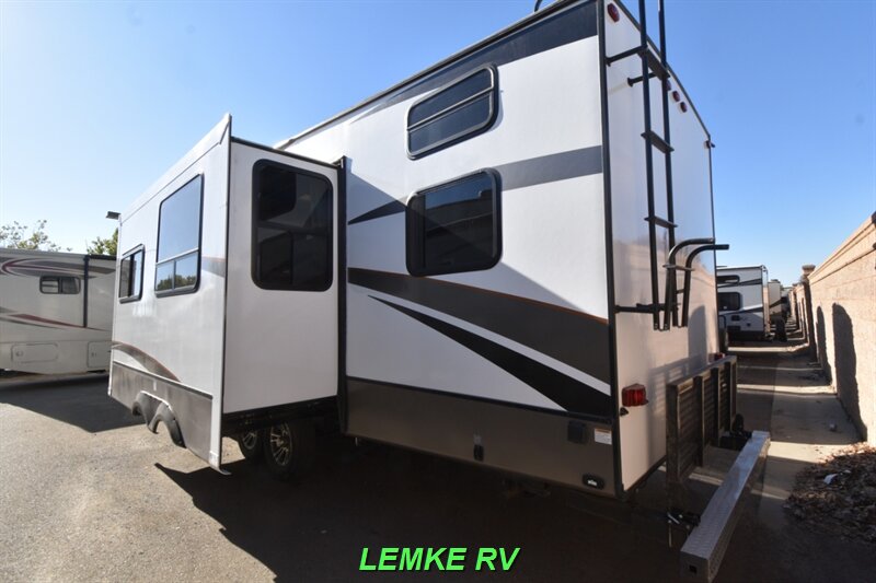 2017 Forest River Wildcat Maxx F312BHX   - Photo 7 - Rocklin, CA 95677