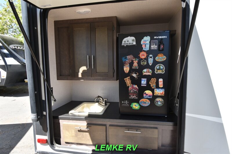 2018 CrossRoads RV Sunset Trail Super Lite 253RB   - Photo 10 - Rocklin, CA 95677