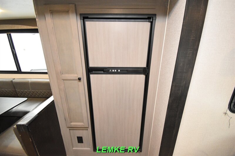 2021 Highland Ridge Mesa Ridge S-Lite 241BH   - Photo 13 - Rocklin, CA 95677