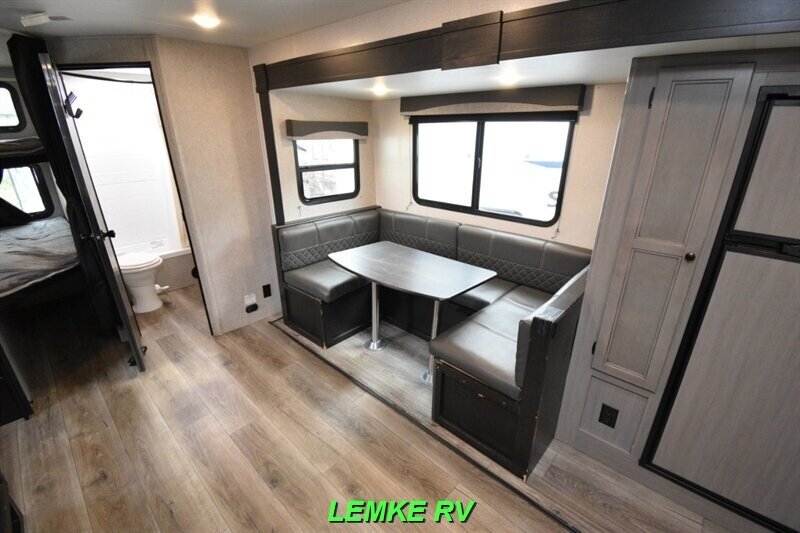 2021 Highland Ridge Mesa Ridge S-Lite 241BH   - Photo 21 - Rocklin, CA 95677