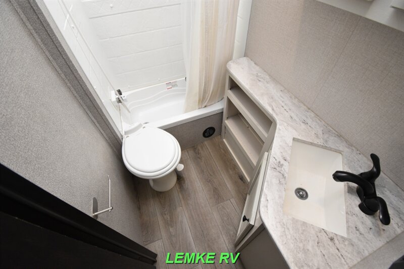 2021 Highland Ridge Mesa Ridge S-Lite 241BH   - Photo 20 - Rocklin, CA 95677