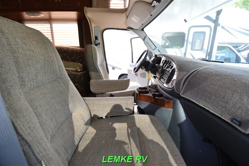 2007 Four Winds Chateau Sport 29R   - Photo 25 - Rocklin, CA 95677
