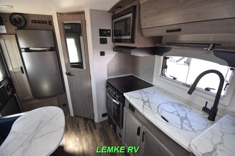2021 Lance 1475   - Photo 13 - Rocklin, CA 95677