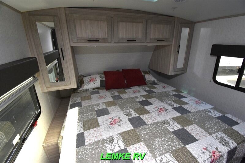 2022 Cruiser RV Shadow Cruiser 225RBS   - Photo 16 - Rocklin, CA 95677