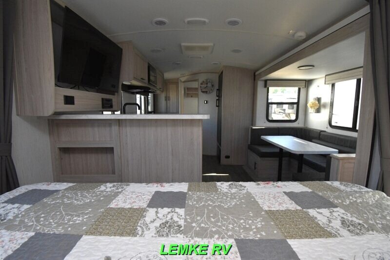2022 Cruiser RV Shadow Cruiser 225RBS   - Photo 18 - Rocklin, CA 95677