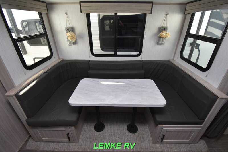 2022 Cruiser RV Shadow Cruiser 225RBS   - Photo 16 - Rocklin, CA 95677