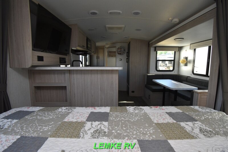 2022 Cruiser RV Shadow Cruiser 225RBS   - Photo 20 - Rocklin, CA 95677