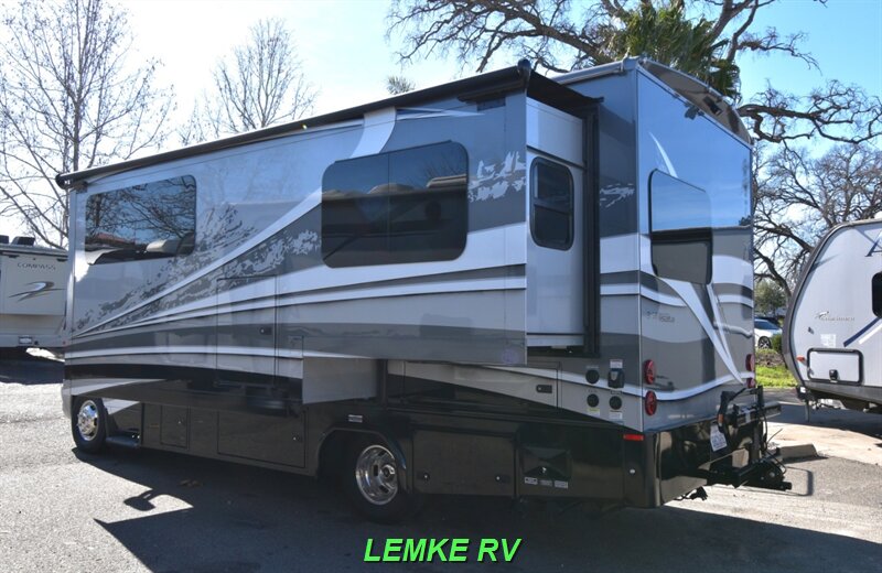 2019 Dynamax Isata 3 Series 24FW   - Photo 7 - Rocklin, CA 95677