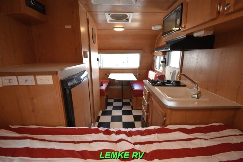 2018 Riverside RV Retro 166   - Photo 18 - Rocklin, CA 95677