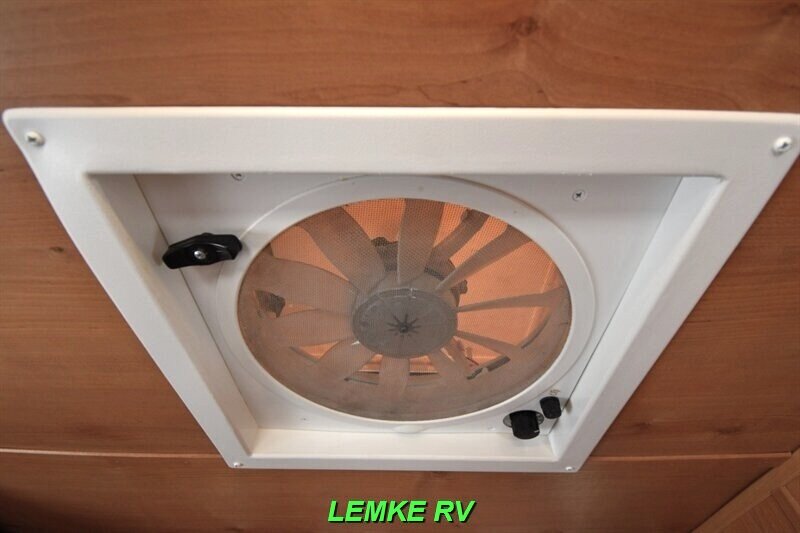 2018 Riverside RV Retro 166   - Photo 21 - Rocklin, CA 95677